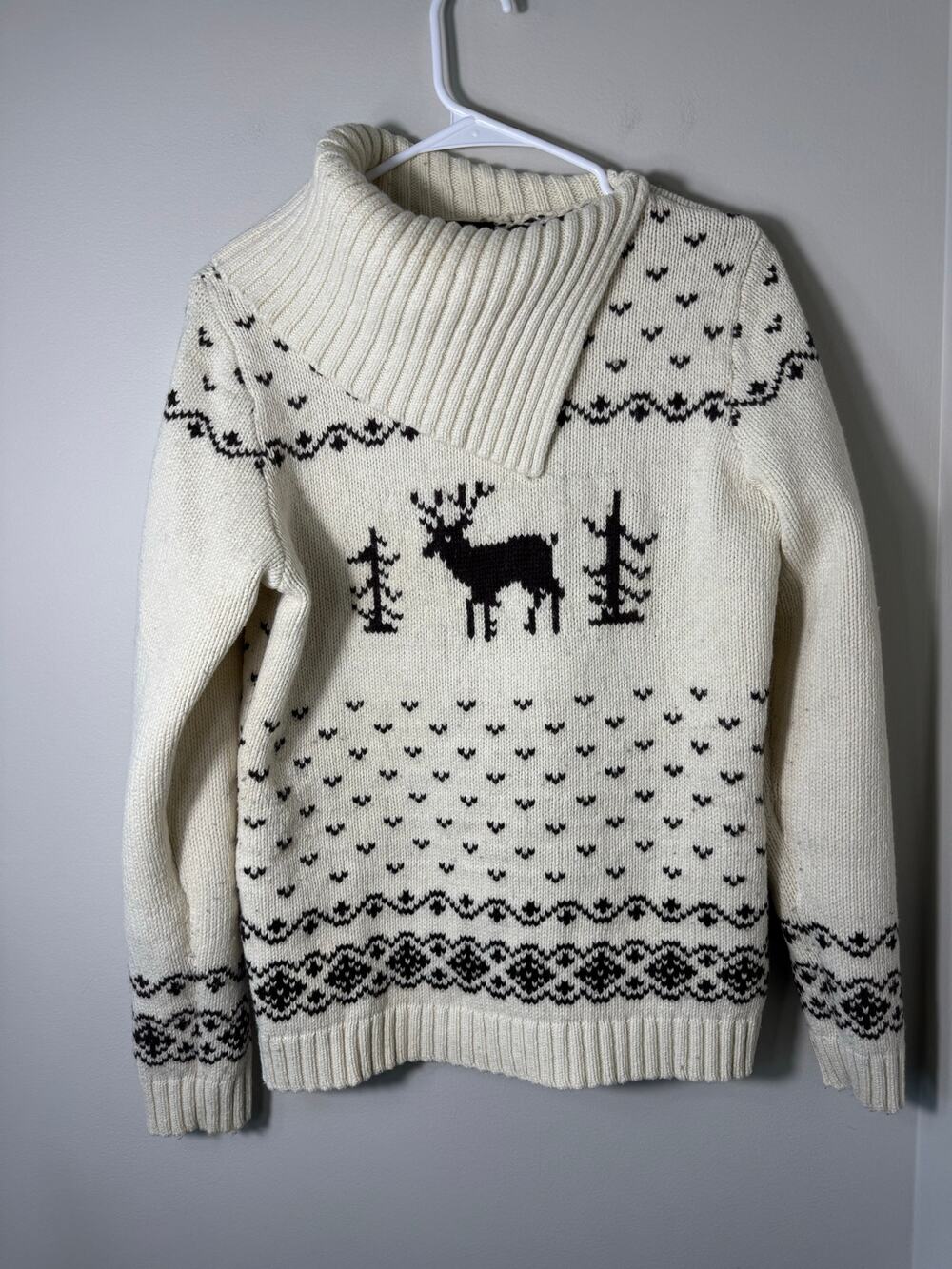 Vintage Eddie Bauer Wool Blend White Brown Reindeer Sweater Large